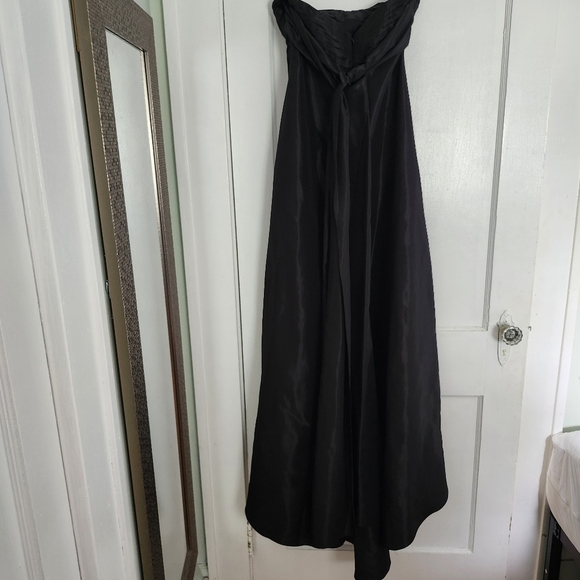 Bill Levkoff Private Collection Black Satin Strapless Evening Gown Size 8 - Picture 4 of 16